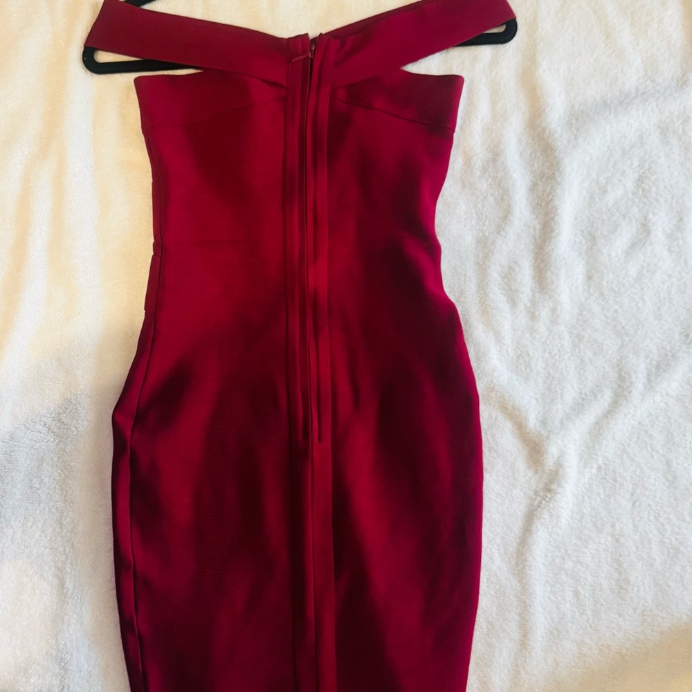 Women's Off-Shoulder Bodycon Dress in Deep Wine